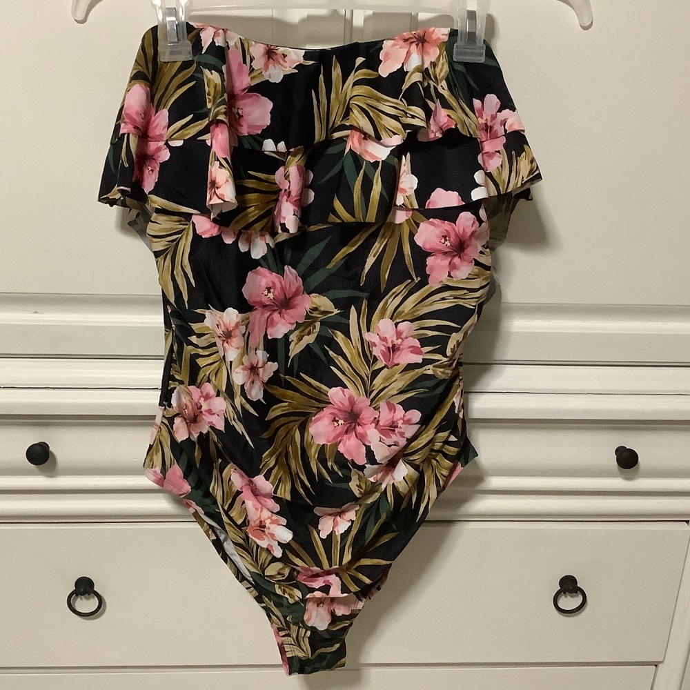 Ladies Plus 20 W New floral bathing suit strapless & attachable straps, Kona Sol